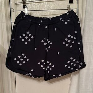 Handmade nor black nor white shorts